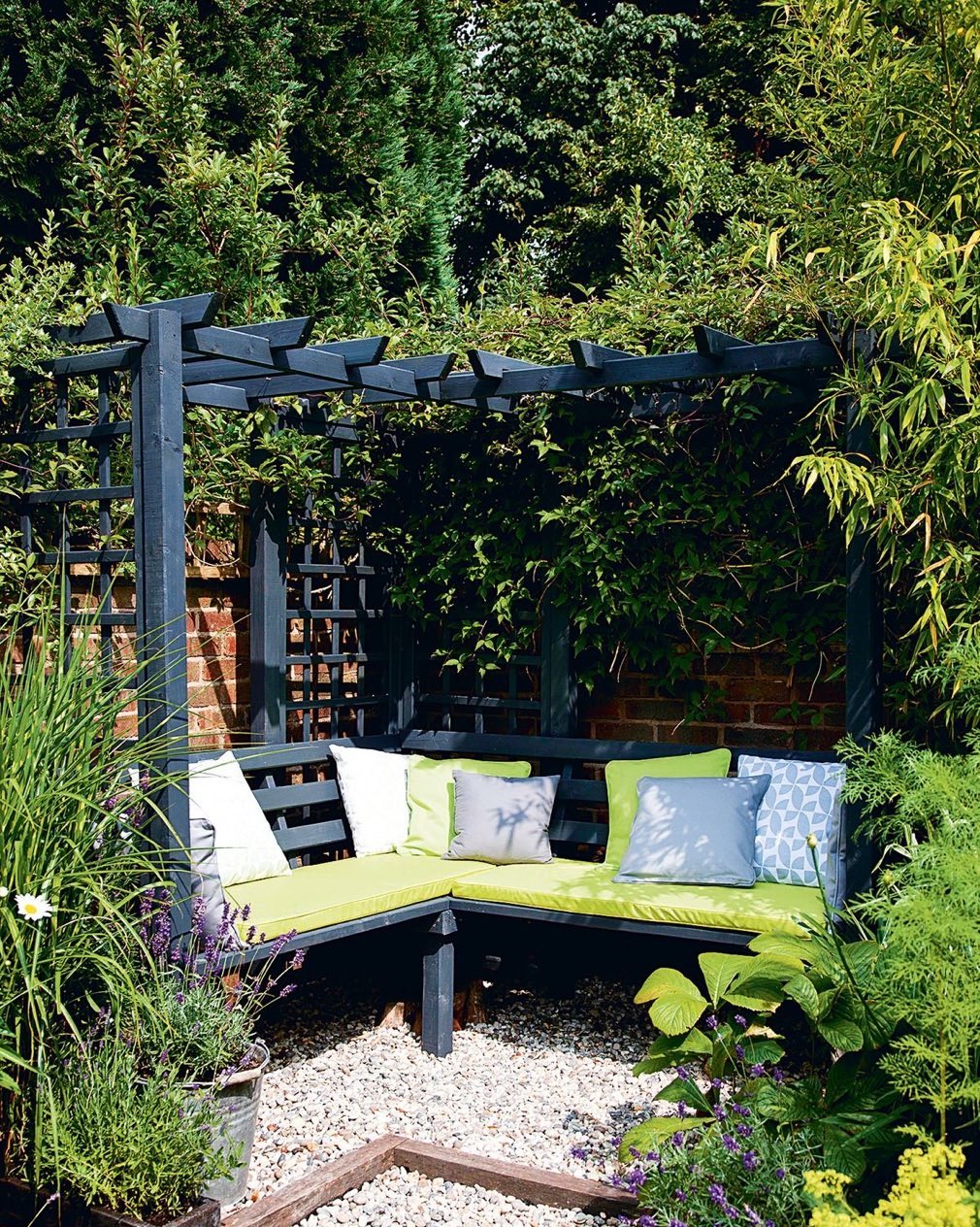 18 Cheap No Grass Backyard Ideas for a Stunning Outdoor Space – Image 29