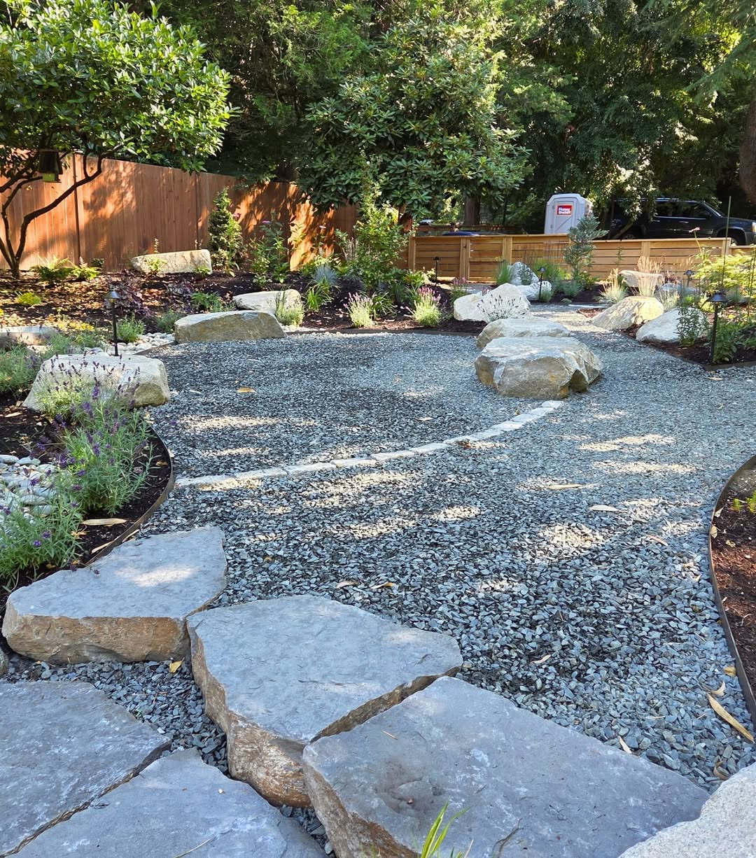 10 Creative and Cheap Ways To Cover Dirt In Backyard – Image 7